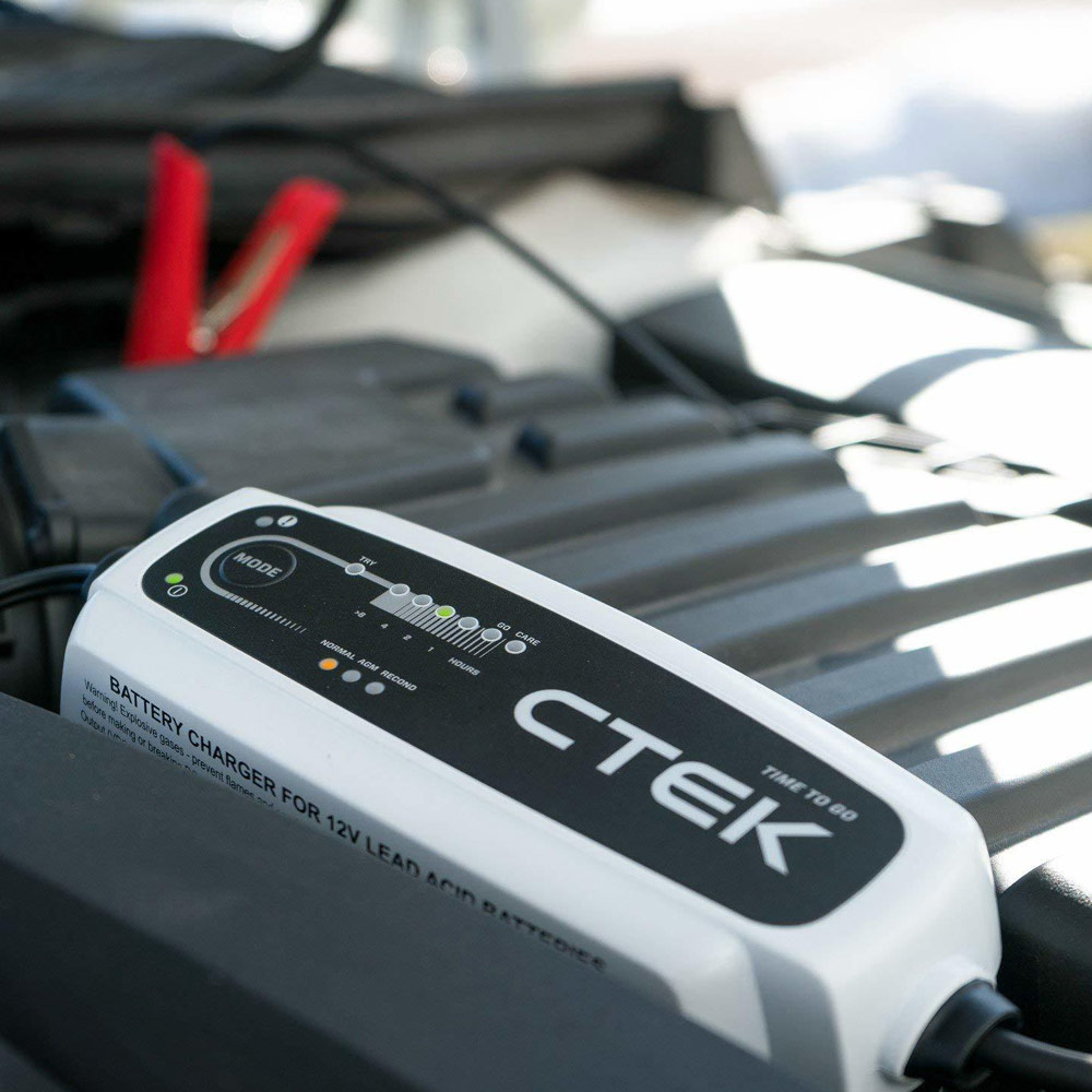 Picture of CTEK 40-162 CT5 Time To Go Smart Battery Charger